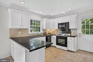 6837 Lamp Post Ln, Alexandria, VA 22306 - Photo 8