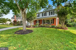 5714 Broadmoor St, Alexandria, VA 22315 - Photo 2