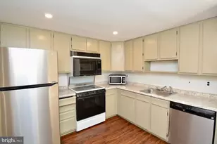 7378 Jiri Woods Ct, Springfield, VA 22153 - Photo 12