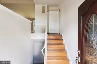6916 Southridge Dr, McLean, VA 22101 - Photo 4