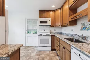 6916 Southridge Dr, McLean, VA 22101 - Photo 8