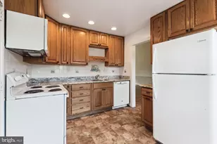 6916 Southridge Dr, McLean, VA 22101 - Photo 10