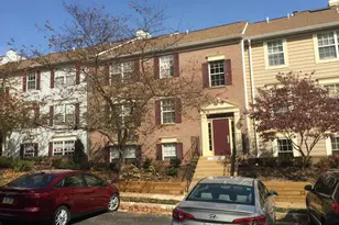 12102 Green Leaf Ct, Fairfax, VA 22033 - Photo 2