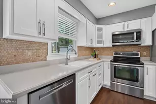 8811 Hayload Ct, Springfield, VA 22153 - Photo 12