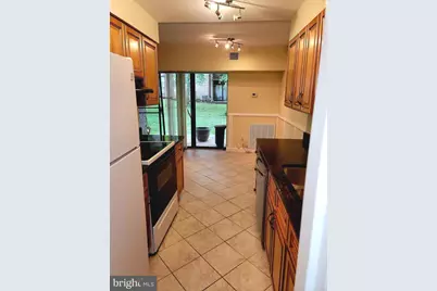 2226 Castle Rock Square #1B, Reston, VA 20191 - Photo 4