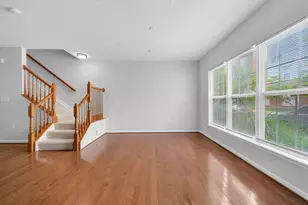 6055 Wicker Ln, Centreville, VA 20121 - Photo 4