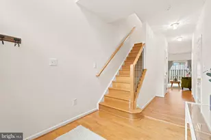 14679 Seasons Dr, Centreville, VA 20120 - Photo 4