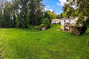 8419 Wesleyan St, Vienna, VA 22180 - Photo 2