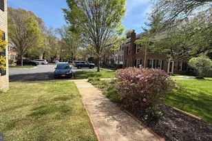 11951 Heathcote Ct, Reston, VA 20191 - Photo 4