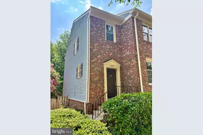 7857 Hampton Village Pass, Annandale, VA 22003 - Photo 2