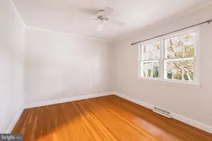 9908 Minburn St, Great Falls, VA 22066 - Photo 8