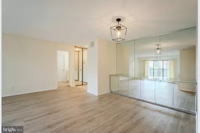 8340 Greensboro Drive #225, McLean, VA 22102 - Photo 10