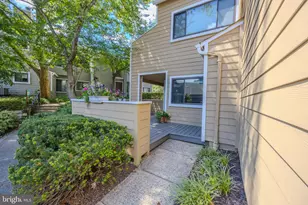11017 Villaridge Ct, Reston, VA 20191 - Photo 8