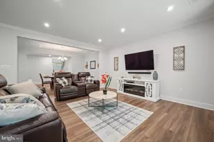 8702 Southrun Ct, Lorton, VA 22079 - Photo 10