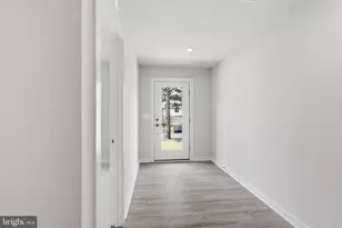 2118 Acadia Rd, Herndon, VA 20170 - Photo 4