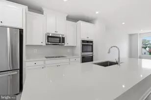 2118 Acadia Rd, Herndon, VA 20170 - Photo 8