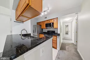 8511 Barrington Ct, Springfield, VA 22152 - Photo 16