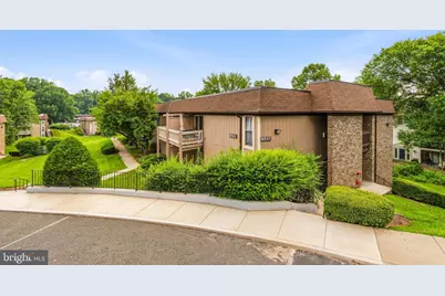 8511 Barrington Court #S, Springfield, VA 22152 - Photo 2