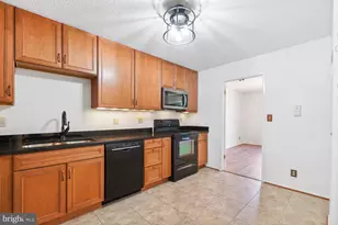 5902 Mt Eagle Dr, Alexandria, VA 22303 - Photo 12