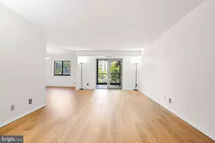 5902 Mt Eagle Dr, Alexandria, VA 22303 - Photo 4