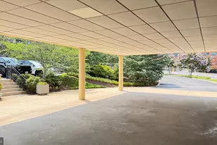 8330 Greensboro Dr, McLean, VA 22102 - Photo 16