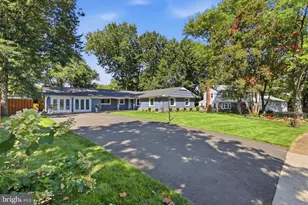 4140 Point Hollow Ln, Fairfax, VA 22033 - Photo 2