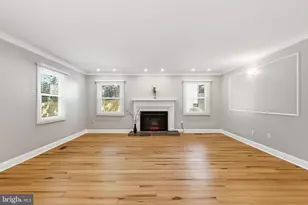 4140 Point Hollow Ln, Fairfax, VA 22033 - Photo 6