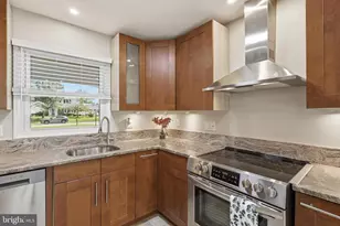 4140 Point Hollow Ln, Fairfax, VA 22033 - Photo 12