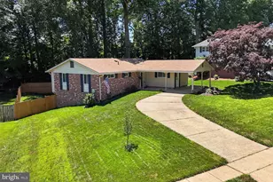 5010 Gainsborough Dr, Fairfax, VA 22032 - Photo 28