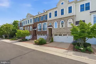 508 Hollingsworth Terrace, Herndon, VA 20170 - Photo 2