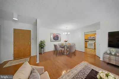 1800 Old Meadow Road #920, McLean, VA 22102 - Photo 2