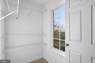 1881 Crescent Park Dr, Reston, VA 20190 - Photo 16