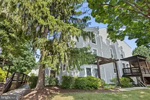 10178 Oakton Terrace Rd, Oakton, VA 22124 - Photo 1