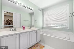 13967 Gill Brook Ln, Centreville, VA 20121 - Photo 22