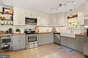 636 Walker Rd, Great Falls, VA 22066 - Photo 12