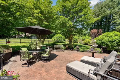 636 Walker Road, Great Falls, VA 22066 - Photo 2