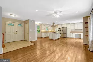 6717 Reynard Dr, Springfield, VA 22152 - Photo 8