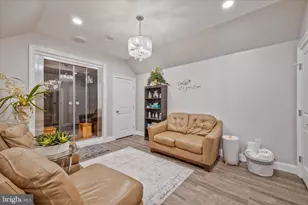 9107 Dara Ln, Great Falls, VA 22066 - Photo 40