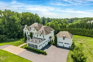 9107 Dara Ln, Great Falls, VA 22066 - Photo 2