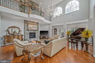 9107 Dara Ln, Great Falls, VA 22066 - Photo 6