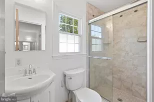 709 McKinley St NE, Vienna, VA 22180 - Photo 26