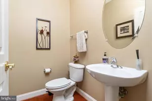 8906 Laurel Overlook Dr, Lorton, VA 22079 - Photo 18