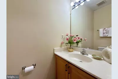 5304 Buxton Court, Alexandria, VA 22315 - Photo 4