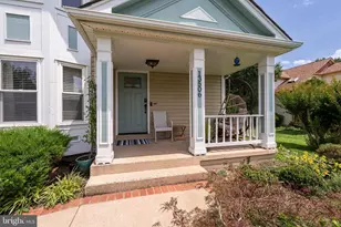 13506 Huntsfield Ct, Herndon, VA 20171 - Photo 4