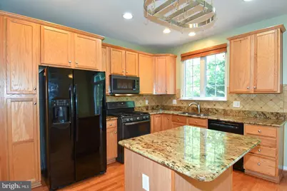 7810 Locust Leaf Lane, Alexandria, VA 22315 - Photo 12