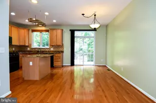 7810 Locust Leaf Ln, Alexandria, VA 22315 - Photo 10