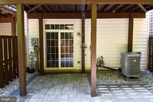 7810 Locust Leaf Ln, Alexandria, VA 22315 - Photo 38