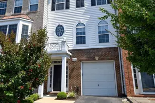 7810 Locust Leaf Ln, Alexandria, VA 22315 - Photo 2
