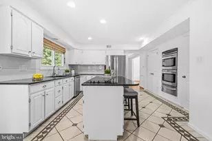 2610 Paddock Gate Ct, Herndon, VA 20171 - Photo 14