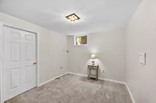 2085 Cobblestone Ln, Reston, VA 20191 - Photo 36